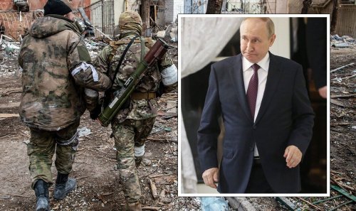 Humiliated Putin Terrified Of Being 'assassinated' After War Retreat ...