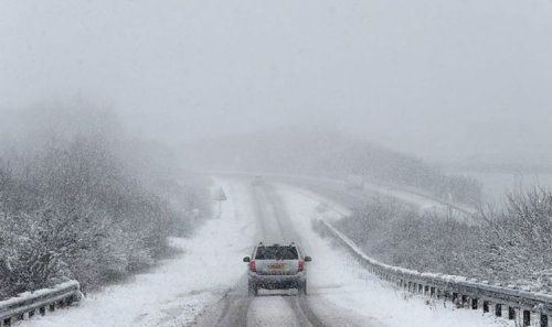 UK snow: Britain brace for snowy weekend as mercury plunges to -5C in arctic blast