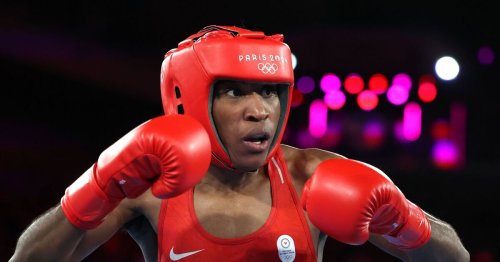 Refugee boxer turns pro after British citizenship rejected despite living in UK