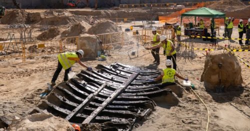 Archaeologists stunned after finding huge shipwreck in 'city of archaeology'