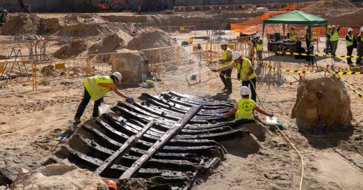 Archaeologists stunned after finding huge shipwreck in 'city of archaeology'