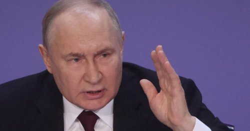Putin loses trust of army deployed with no guns - 'Don't believe him'