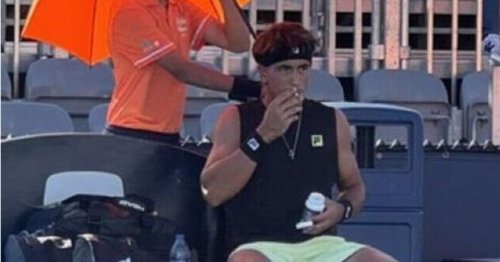 Tennis star clears confusion up as fans get it wrong over 'smoking' photo