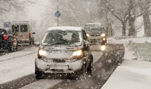 UK to be hit by snow in HOURS as weather maps show 'widespread risk'