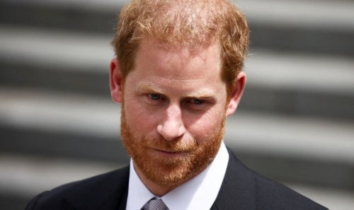 Prince Harry sent dire warning over new bombshell that will 'give different side' of feud