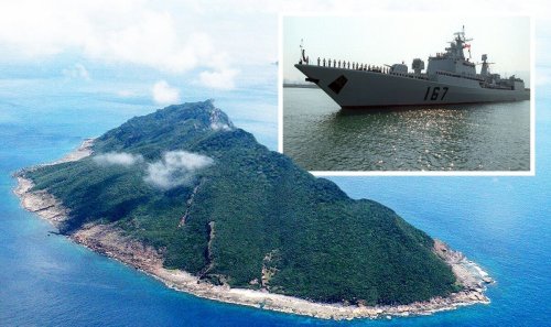 Japan on red alert as China and Russia's navy close in on disputed Senkuku Island