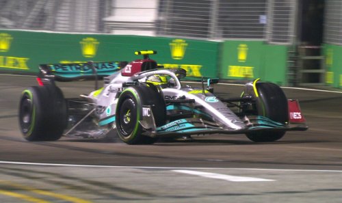 Lewis Hamilton scolds Mercedes engineers during Singapore Grand Prix