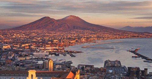 Mount Vesuvius warning as volcano 'could erupt soon'