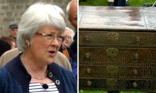 Antiques Roadshow expert makes staggering admission before giving chest huge valuation
