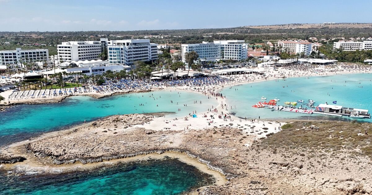 I went on a ‘cashless holiday’ to a stunning beach resort without touching a single note