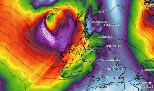 Met Office warning UPDATED: Rare amber weather alert – 75mph Storm Malik imminent