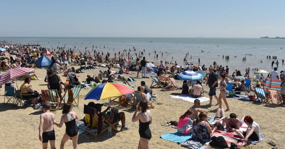 Met Office pinpoints 5 hottest regions as 27C surge to hit UK - check your area