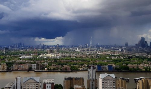 London panic as city hit by 'absolutely apocalyptic' lightning storm with HAIL and thunder