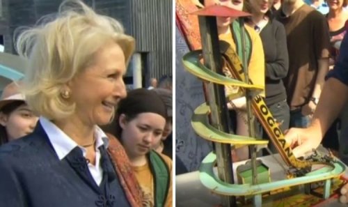 'It's so amusing' Antiques Roadshow expert blown away by 'most unusual' toy rollercoaster
