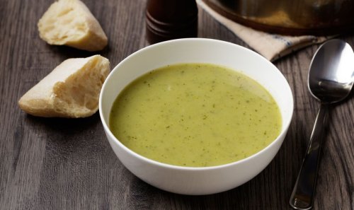 Smooth and creamy leek and potato soup recipe - ready in 15 minutes