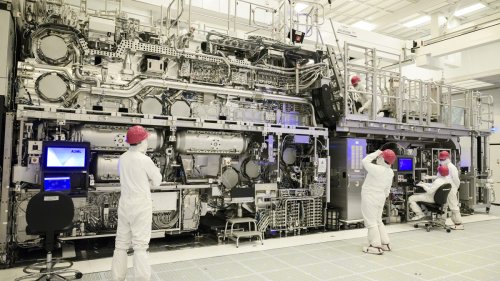 Intel Completes Assembly of World's First High-NA Lithography Machine