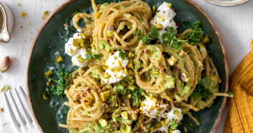 Spaghettis complets au pesto de brocoli et pistache