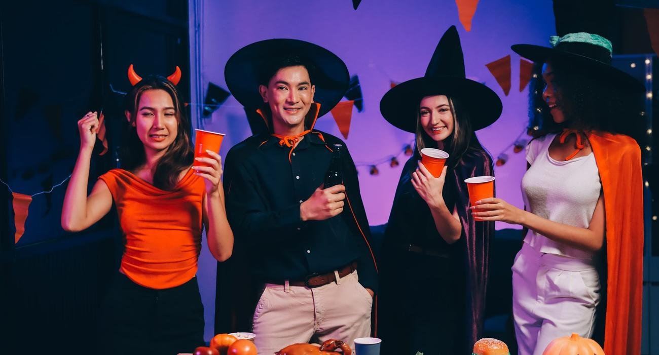 Airbnb: elle refuse de leur louer son logement pour Halloween, ils rentrent par effraction