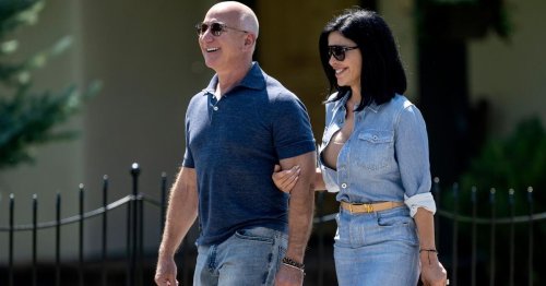 Après un vol spatial controversé, Jeff Bezos et Lauren Sánchez réapparaissent au festival Stagecoach en bottes et chapeau de cow-boy