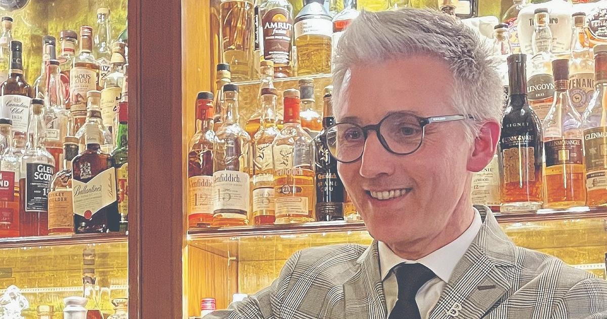 «Quand Nicolas Cage vous demande un bourbon old fashioned…» : le bar de l’hôtel Normandy réunit inconnus et célébrités