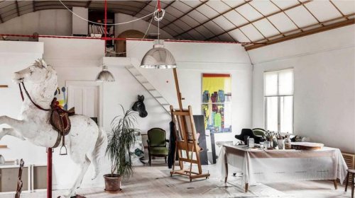 À défaut de pouvoir aller à théâtre, celui-ci est à vendre pour y habiter