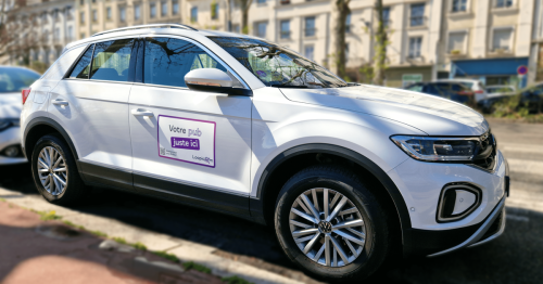 J’ai collé un autocollant publicitaire sur ma voiture, voici combien ça me rapporte chaque mois