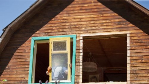 Il ne paie pas son loyer: le propriétaire retire les fenêtres de sa maison
