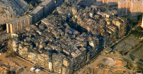 Life inside the Kowloon Walled City, China’s “City of Darkness”