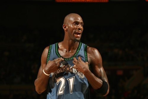 Kevin Garnett And Story About His Finger Sleeves: 'The Room Was Dead Silent For 30 Straight Minutes...'