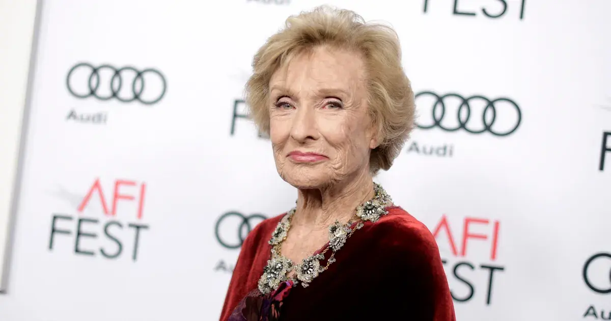 Mary Tyler Moore Show Star Cloris Leachman Has Passed At 94 - Fame10