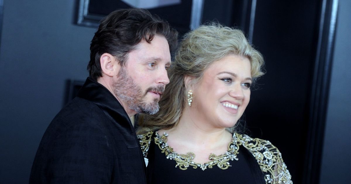 Kelly Clarkson Says Her Kids Have Had 'A Lot Of Help' From Therapists Amid Divorce - Fame10