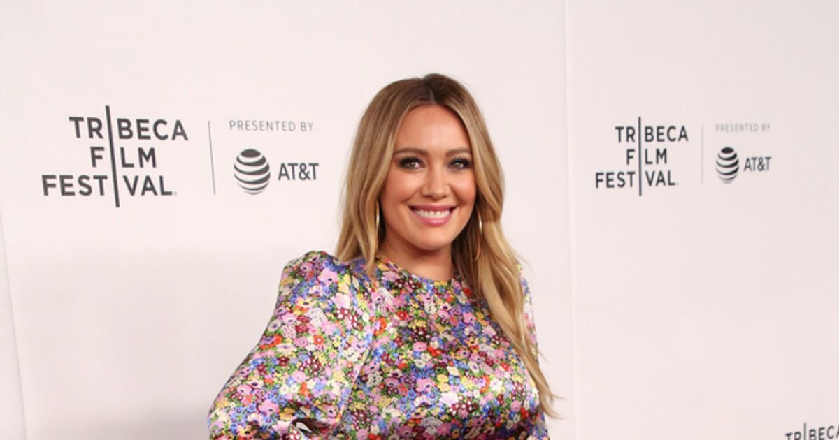 Hilary Duff Wants 'Lizzie McGuire' Reboot Moved To Hulu