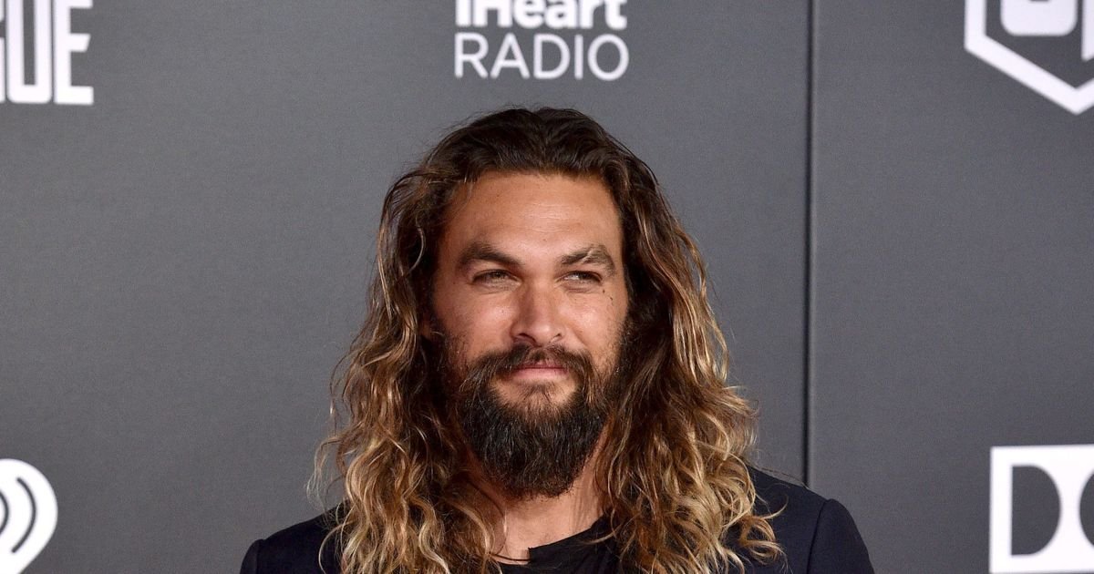 Jason Momoa Calls Out Chris Pratt For Using A Plastic Water Bottle And Then Apologizes