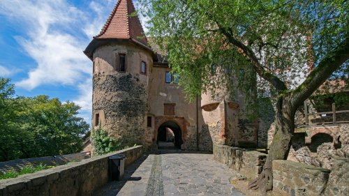 Für kleine Abenteurer: Auf dieser Burg kannst du das mittelalterliche Leben entdecken