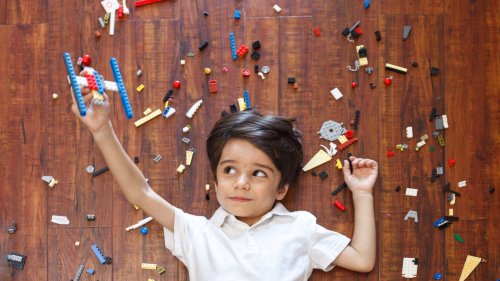 Alles ordentlich verstaut: Dieser Ikea-Hack bringt LEGO an die Wand und verhindert Chaos
