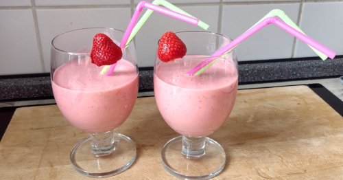 Erdbeersmothie à la Katja: Das geilste, was ihr diesen Sommer trinken werdet | familie.de