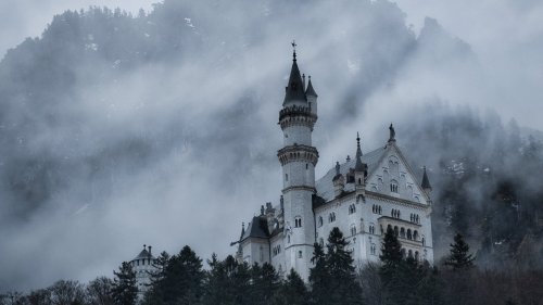 Heftig: Dieses märchenhafte Schloss blieb nach dem Tod seines Erbauers unvollendet