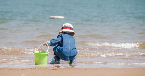 Sommerlicher Familien-Spaß: Dieser Strandpool für Kleinkinder ist der Knaller