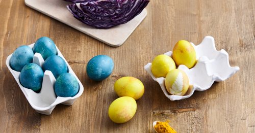 Eier färben im Thermomix: gelbe & blaue Farbe mit natürlichen Zutaten