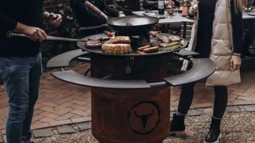 Doppelte Outdoor-Freude: 2-in-1 Grill und Feuerstelle exklusiv günstiger bei ALDI
