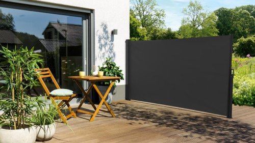 Lidl verkauft praktische Seitenmarkise für unter 60 € – perfekter Sichtschutz für Balkon & Terrasse