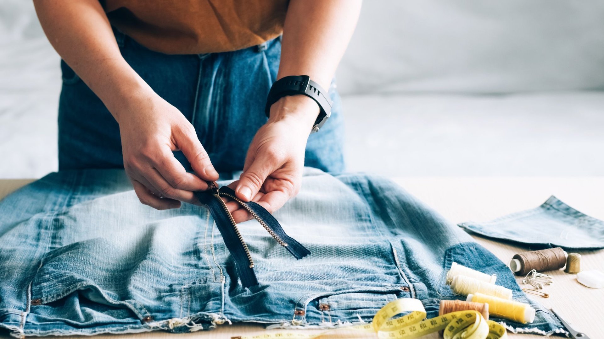 10 tolle Möglichkeiten für Jeans Upcycling, die ihr lieben werdet