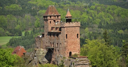 Mittelalterliche Verteidigung: Der Zugang in diese Felsenburg war nur mit extremen Aufwand möglich
