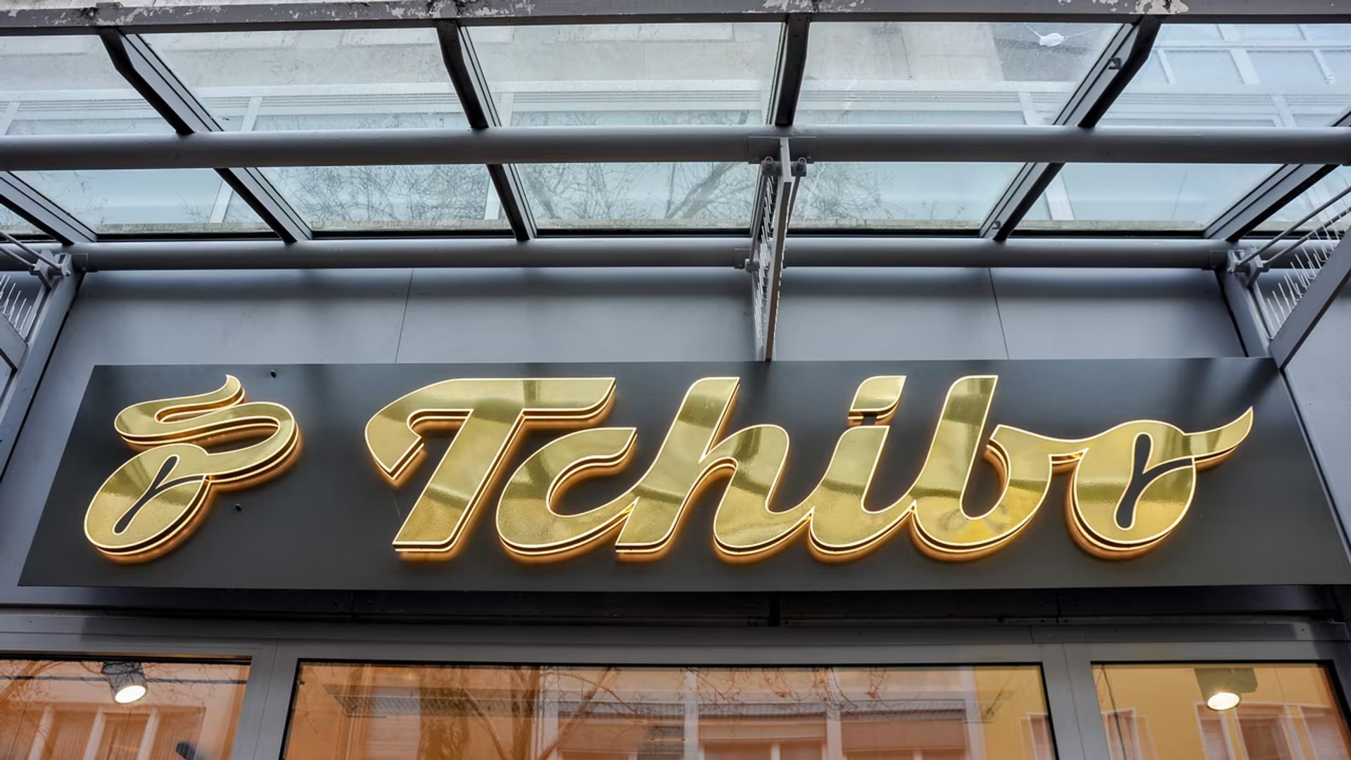 Eleganter Frühstücksservice: Der geniale Tchibo-Barwagen mit herausnehmbarem Tablett