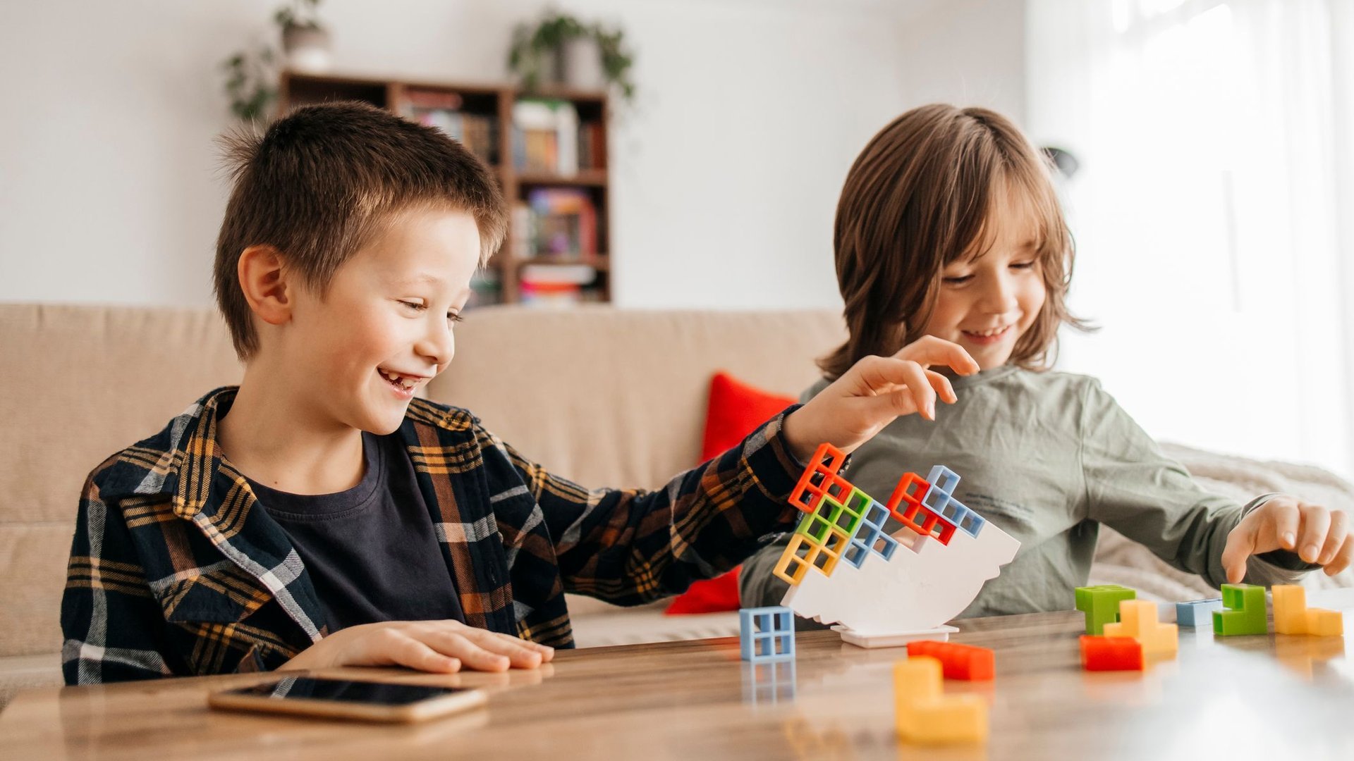 Die 17 besten Spiele für Vorschulkinder: Spielerisch fit für die Schule