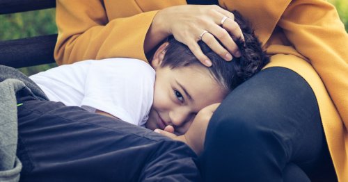 Schüchternheit überwinden: So helft ihr eurem Kind