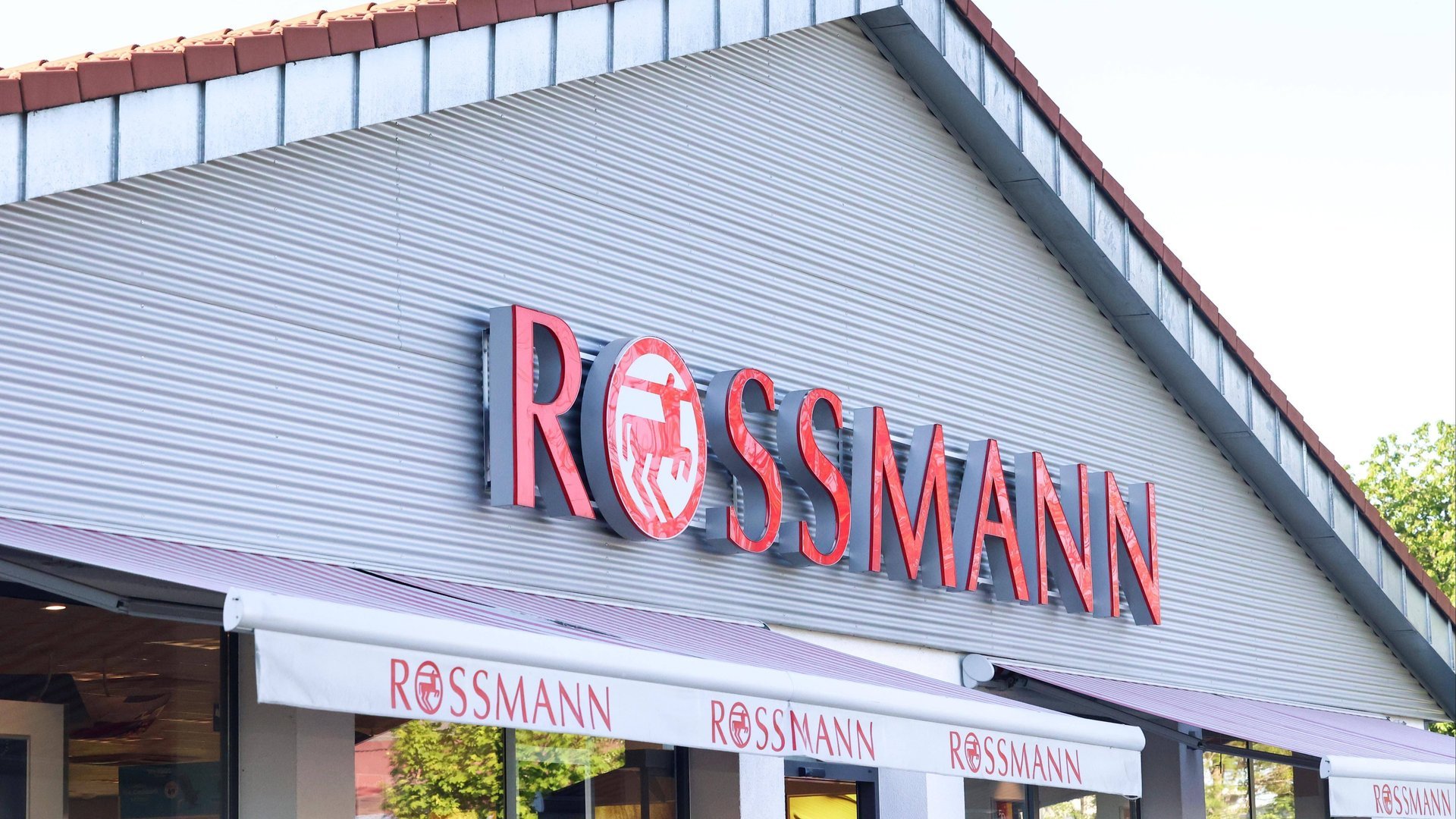 Schafft euch eure Wohlfühloase am Strand: Mit der Pop-Up-Strandmuschel von Rossmann