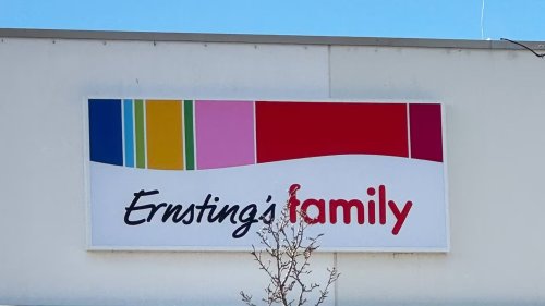 Süße Geschenkidee: Das LED-Flugzeug von Ernsting's family für kleine Piloten