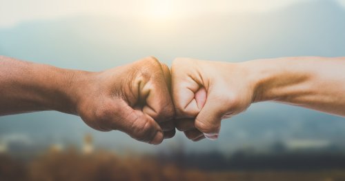 Hut ab! Diese 3 Sternzeichen lassen sich einfach nicht unterkriegen