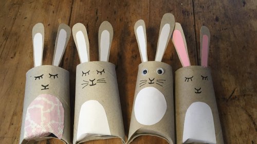 Osterhasen aus Klopapierrollen basteln: So einfach geht's